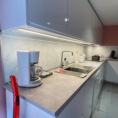 Next2Airport - Appartement House Of Lions Ransart Exterior foto